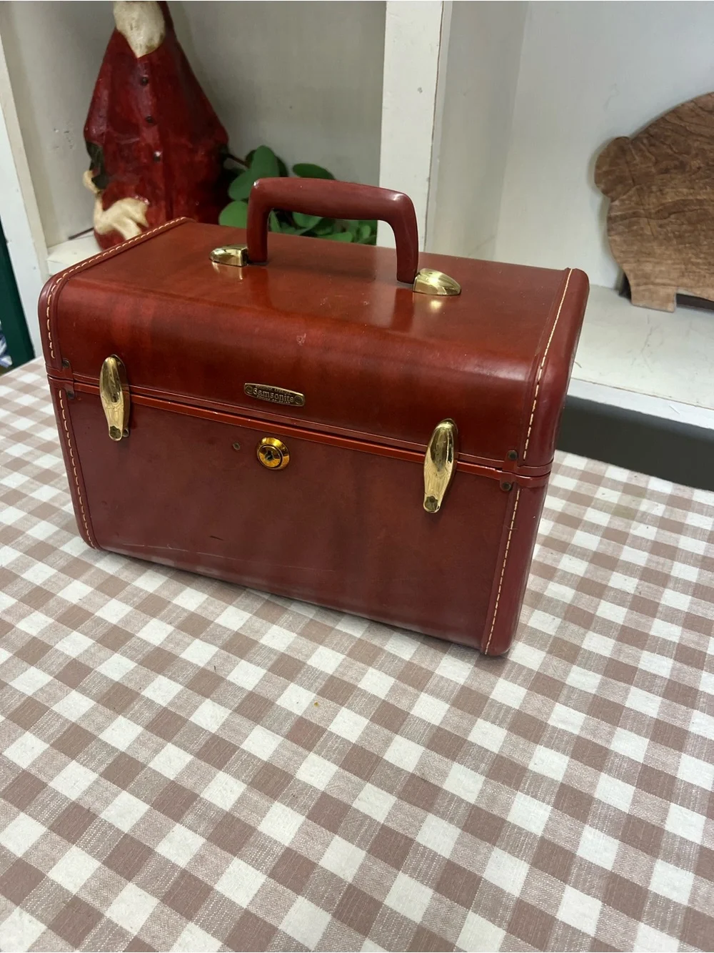 Vintage samsonite traincase brown luggage with key and tray makeup granny core